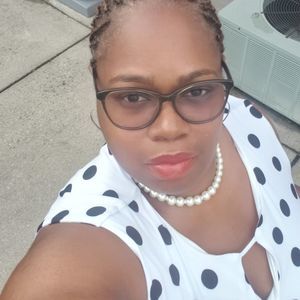 Meet your Posher, Gloria